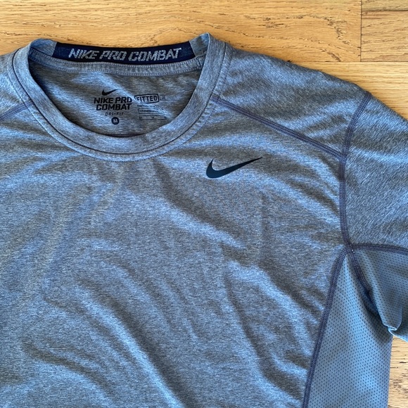 Men’s Nike Pro Combat Fitted Grey Active T-shirt - Picture 2 of 6